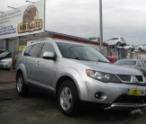MITSUBISHI OUTLANDER 2.0 DID 140CV 4X4 7 PLAZAS MITSUBISHI OUTLANDER 2.0 DID 140CV 4X4 7 PLAZAS