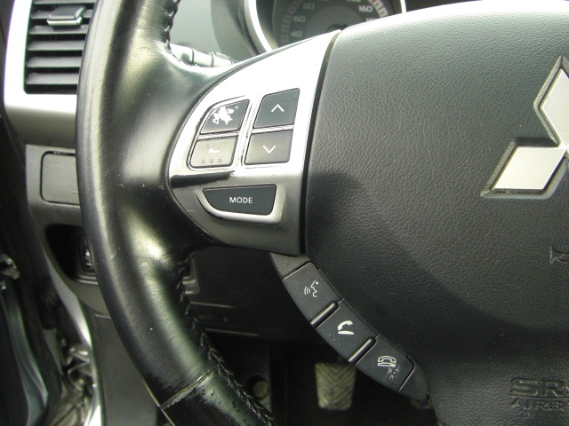 MITSUBISHI OUTLANDER 2.0 DID 140CV 4X4 7 PLAZAS