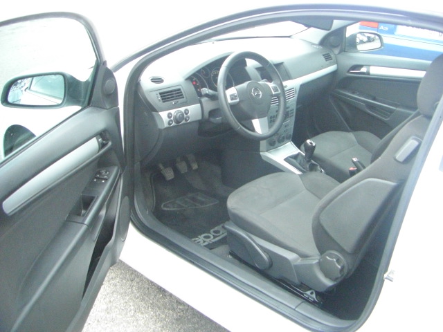 OPEL ASTRA GTC 1.7 CDTI 110CV