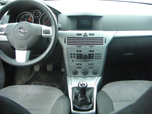 OPEL ASTRA GTC 1.7 CDTI 110CV