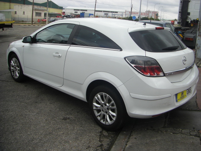 OPEL ASTRA GTC 1.7 CDTI 110CV