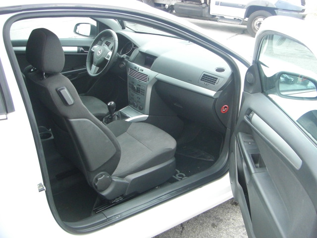 OPEL ASTRA GTC 1.7 CDTI 110CV