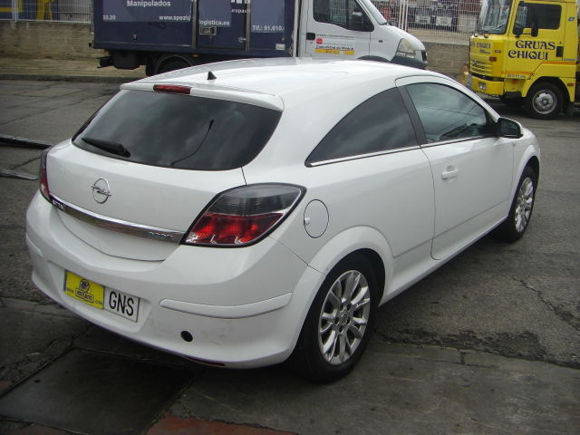 OPEL ASTRA GTC 1.7 CDTI 110CV