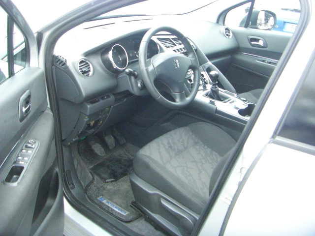 PEUGEOT 3008 PREMIUM 1.6 HDI 110CV