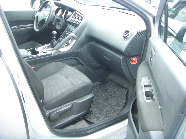 PEUGEOT 3008 PREMIUM 1.6 HDI 110CV