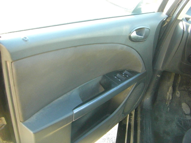 SEAT LEON 1.6 TDI 105CV