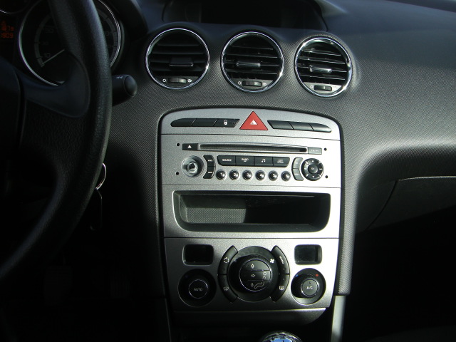 PEUGEOT 308 VTI 1.6 CONFORT 120CV