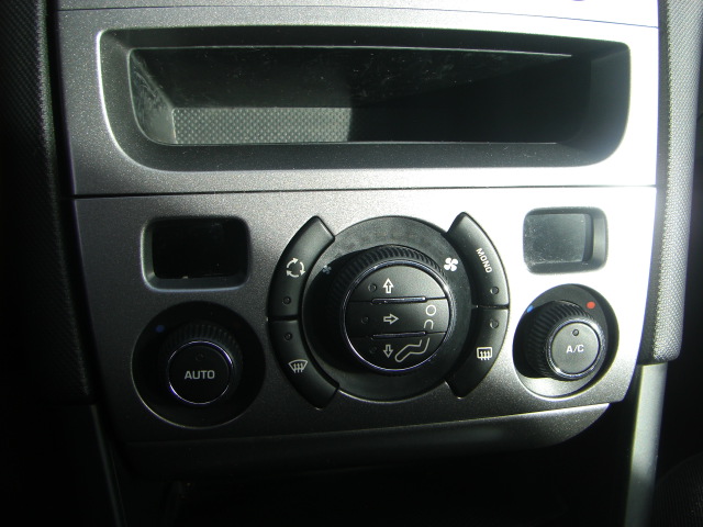 PEUGEOT 308 VTI 1.6 CONFORT 120CV