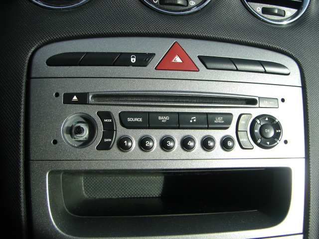 PEUGEOT 308 VTI 1.6 CONFORT 120CV