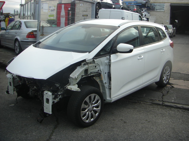 KIA CARENS 1.6 GASOLINA 135CV