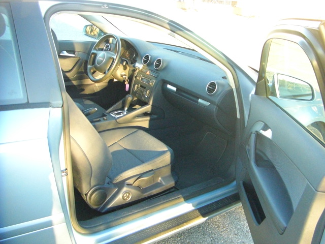 AUDI A3 1.6 I AUTOMATICO 102CV