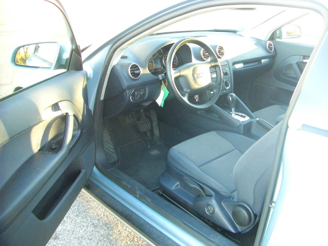 AUDI A3 1.6 I AUTOMATICO 102CV