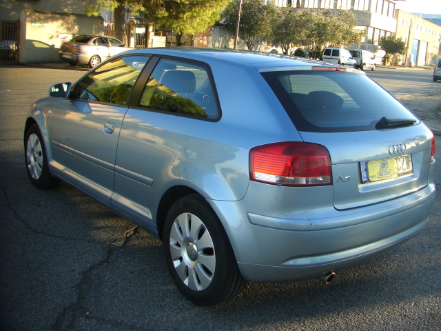 AUDI A3 1.6 I AUTOMATICO 102CV