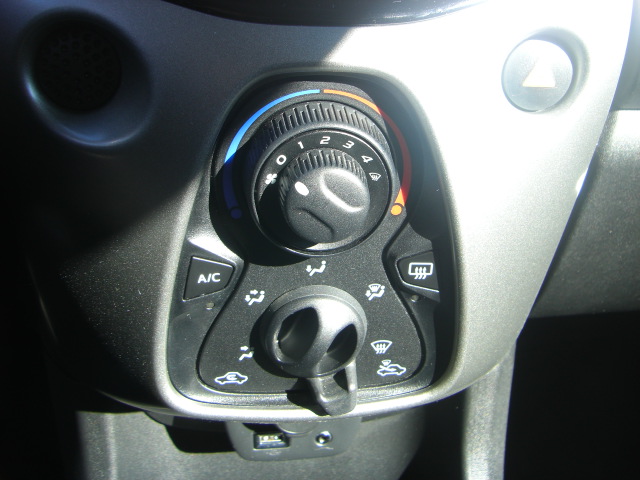 TOYOTA AYGO X PLAY 1.0 I 69CV AUTOMATICO