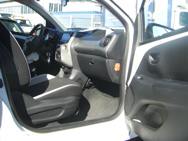 TOYOTA AYGO X PLAY 1.0 I 69CV AUTOMATICO