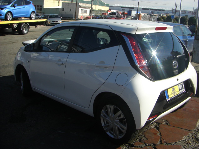 TOYOTA AYGO X PLAY 1.0 I 69CV AUTOMATICO