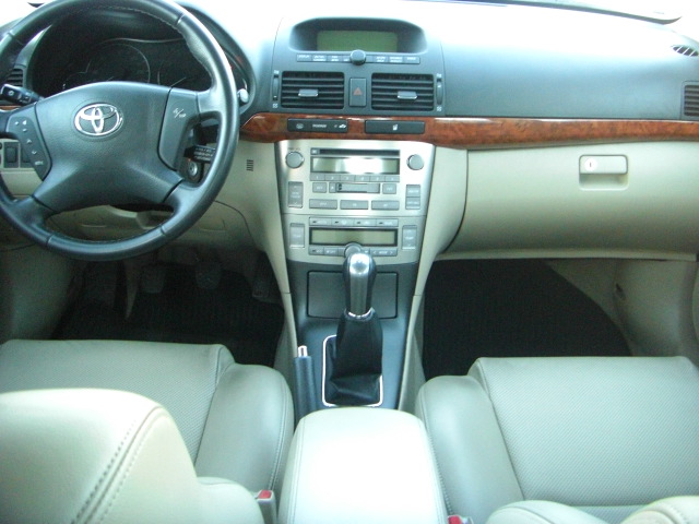 TOYOTA AVENSIS 2.0 VVT-I 147CV