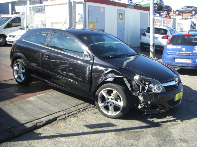 OPEL ASTRA GTC i 1.6 105CV