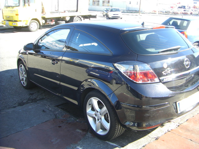 OPEL ASTRA GTC i 1.6 105CV
