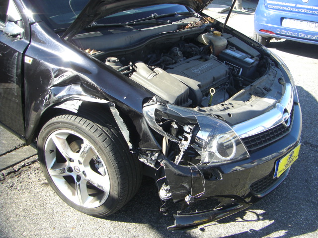 OPEL ASTRA GTC i 1.6 105CV