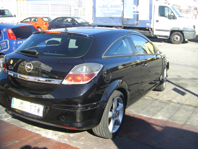OPEL ASTRA GTC i 1.6 105CV