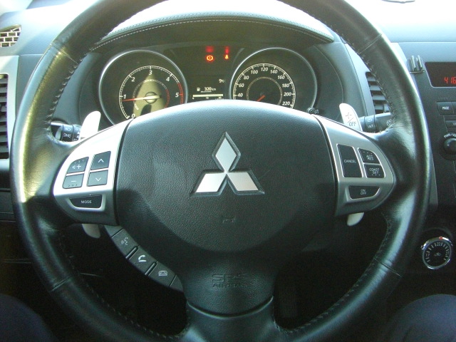 MITSUBISHI OUTLANDER 2.2 D 156CV 7 PLAZAS