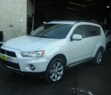 MITSUBISHI OUTLANDER 2.2 DID 176CV 7 PLAZAS MITSUBISHI OUTLANDER 2.2 DID 176CV 7 PLAZAS