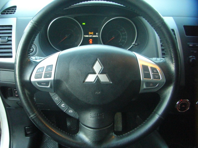 MITSUBISHI OUTLANDER 2.2 DID 176CV 7 PLAZAS