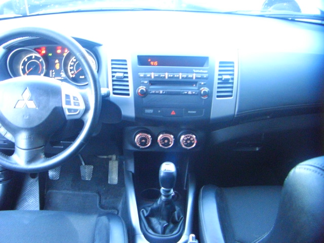 MITSUBISHI OUTLANDER 2.2 DID 176CV 7 PLAZAS