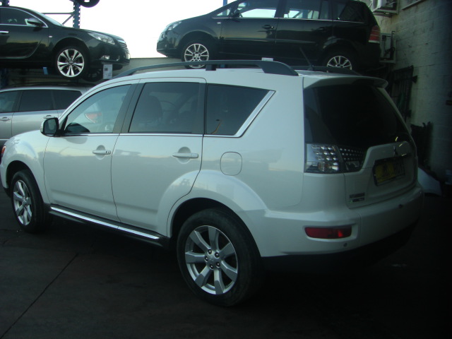 MITSUBISHI OUTLANDER 2.2 DID 176CV 7 PLAZAS
