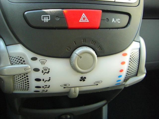 TOYOTA AYGO 1.0 i 68CV