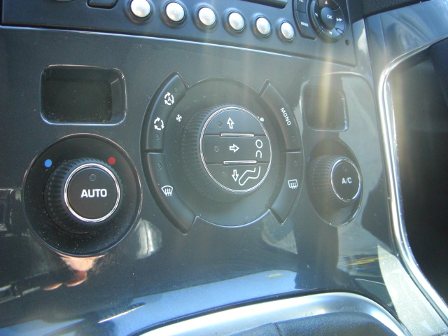 PEUGEOT 3008 1.6 HDI 110CV