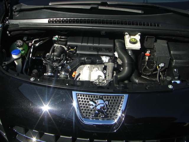 PEUGEOT 3008 1.6 HDI 110CV