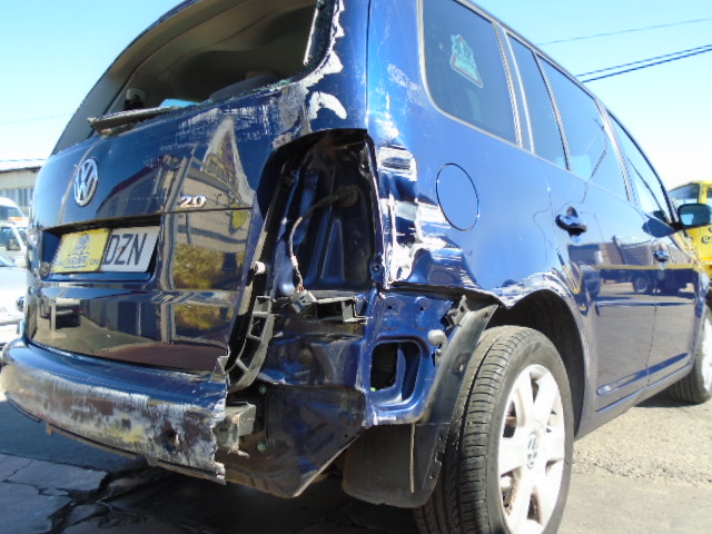 VOLKSWAGEN TOURAN 2.0 TDI 140CV 7 PLAZAS