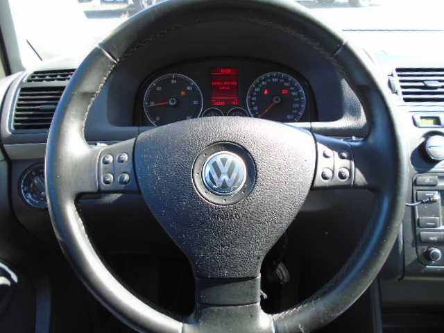 VOLKSWAGEN TOURAN 2.0 TDI 140CV 7 PLAZAS