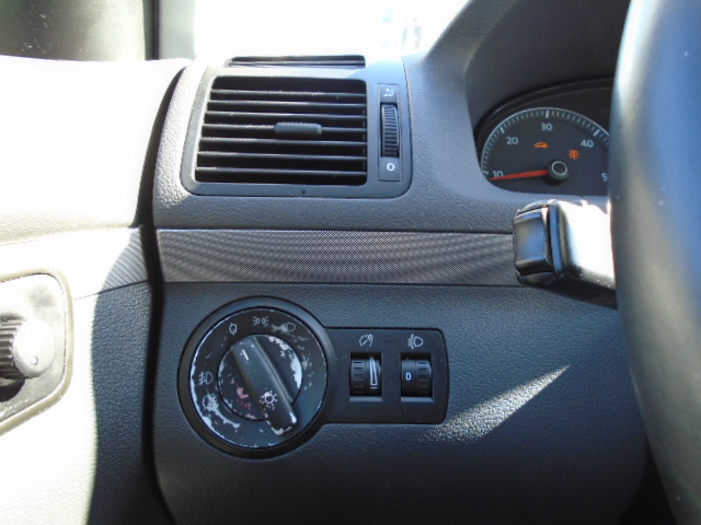 VOLKSWAGEN TOURAN 2.0 TDI 140CV 7 PLAZAS