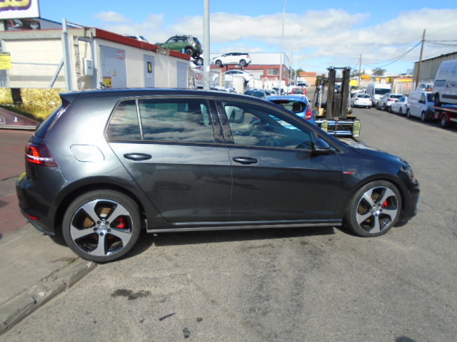 VOLKSWAGEN GOLF VII GTI 2.0 I 220CV