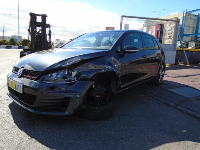 VOLKSWAGEN GOLF VII GTI 2.0 I 220CV