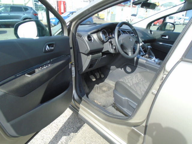 PEUGEOT 3008 PREMIUM 1.6 HDI 110CV