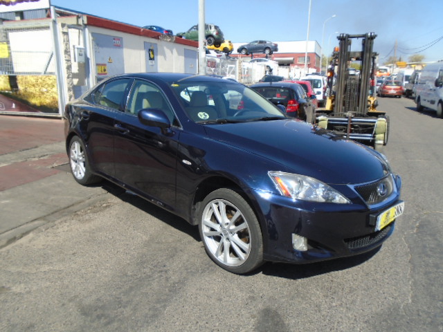 LEXUS IS220D 176CV