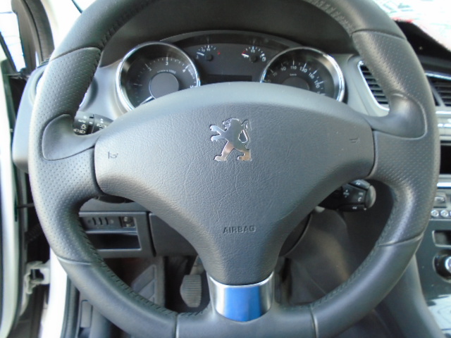 PEUGEOT 5008 2.0 HDI 150CV