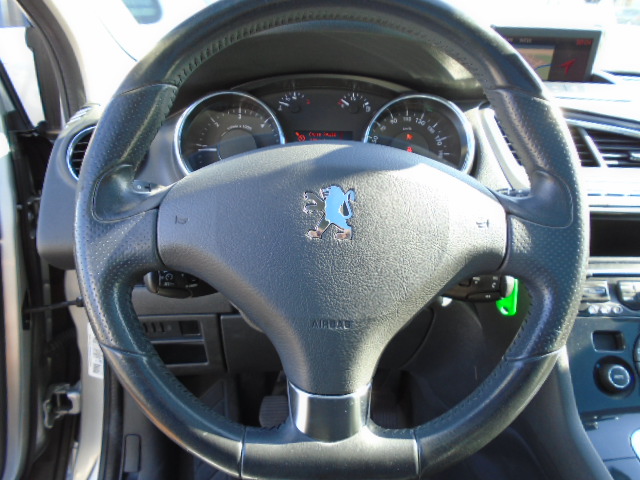 PEUGEOT 5008 1.6 HDI 112CV 7 PLAZAS