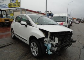 PEUGEOT 3008 1.6 HDI 112CV AUTOMATICO PEUGEOT 3008 1.6 HDI 112CV AUTOMATICO