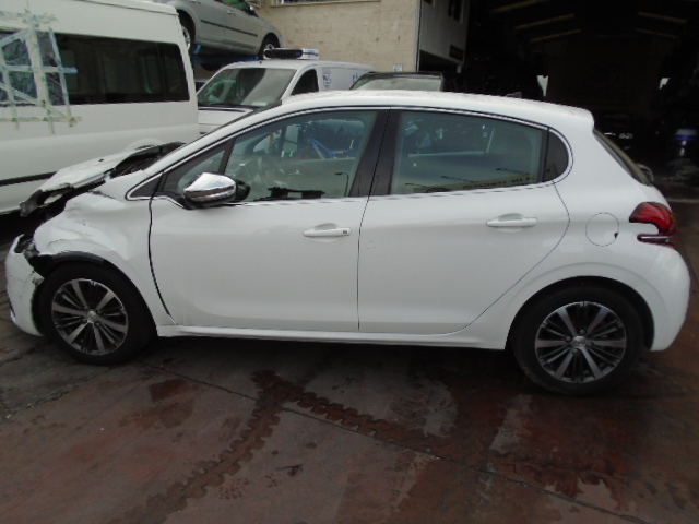 PEUGEOT 208 1.6 HDI 100CV