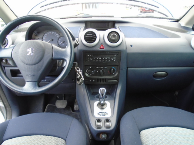 PEUGEOT 1007 URBAN 1.4 INY 74CV AUTOMATICO