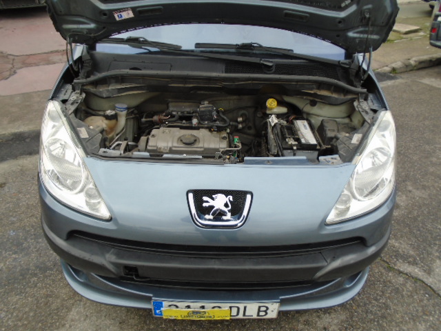 PEUGEOT 1007 URBAN 1.4 INY 74CV AUTOMATICO