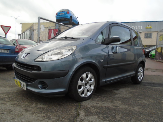 PEUGEOT 1007 URBAN 1.4 INY 74CV AUTOMATICO