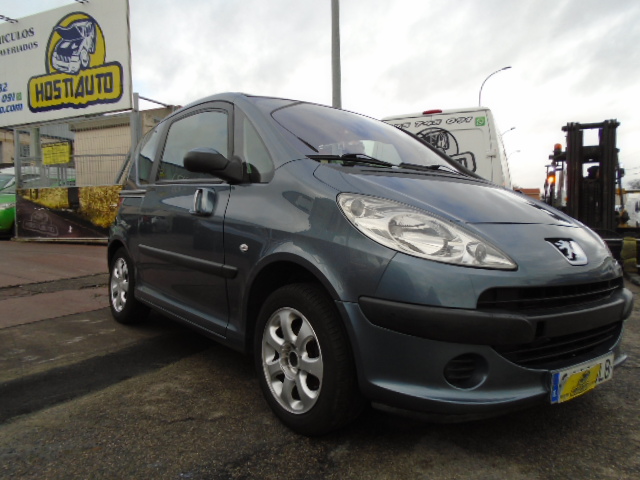 PEUGEOT 1007 URBAN 1.4 INY 74CV AUTOMATICO