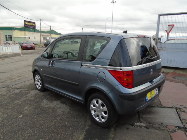 PEUGEOT 1007 URBAN 1.4 INY 74CV AUTOMATICO