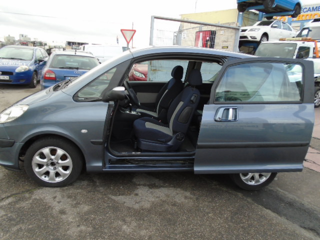 PEUGEOT 1007 URBAN 1.4 INY 74CV AUTOMATICO